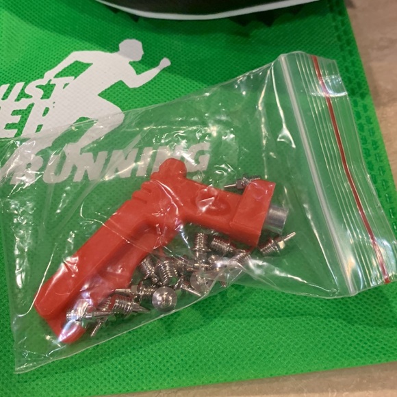 Running Spikes - Picture 2 of 7